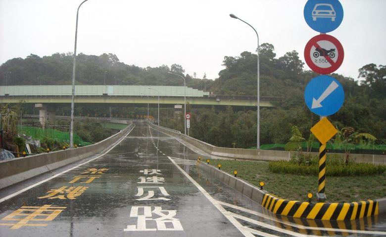 汐止大坑溪高架道路、東側闢建平面道路工程第一標