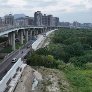 二重疏洪道左岸加高工程