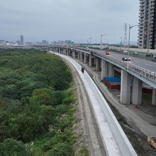 二重疏洪道左岸加高工程