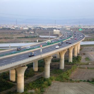 第二高速公路快官草屯路段第C330標快官烏日段橋樑工程(業主：榮金營造)