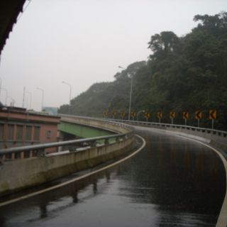 汐止大坑溪高架道路、東側闢建平面道路工程第一標