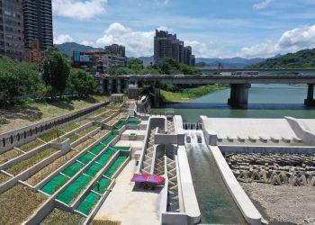 【新聞】安倉營造助新北市水利局 打造全臺最大碧潭堰魚道